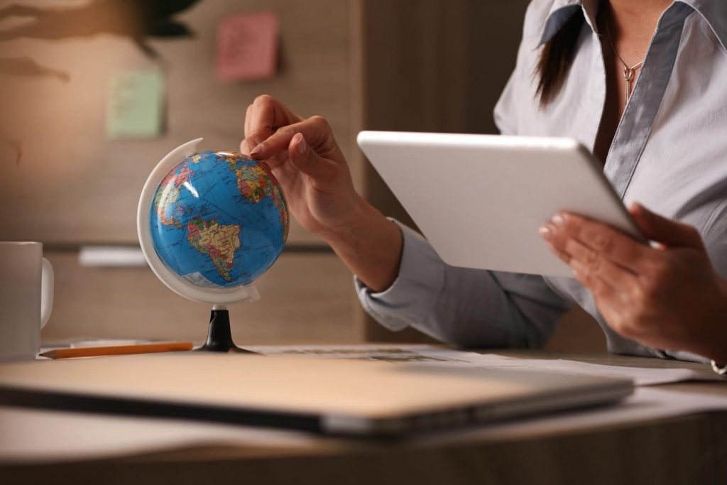 La Minute Traduction - Mariana TFEYL